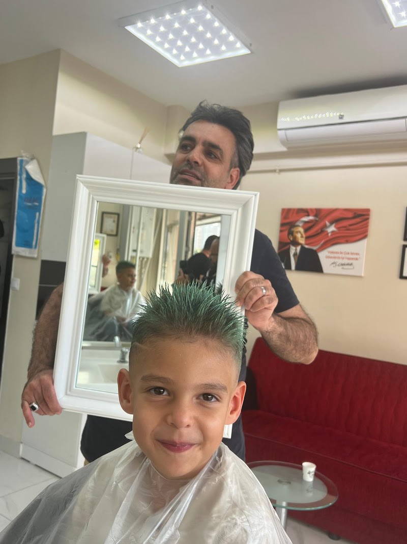 Özgür Erkek Kuaförü