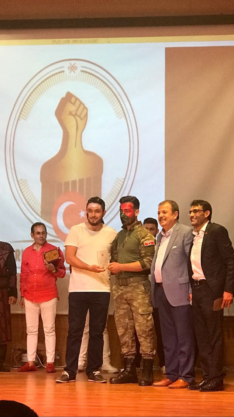 G&R Erkek Kuaförü (Saç TASARIM)