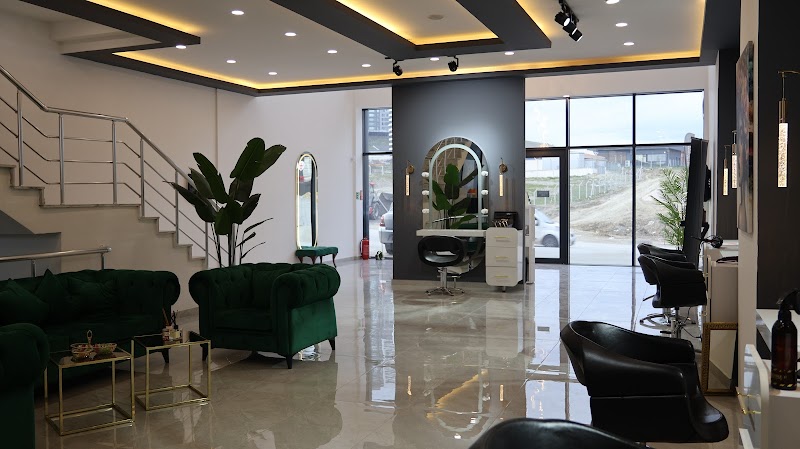 Bayan Kuaförü Oguz Andac - Hair Studio